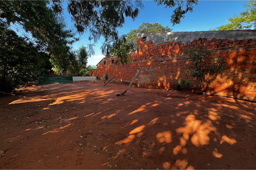 En venta terreno en Luque - Maka'i al costado de la Esc. San Roque González , en calle empedrada , a solo 200m de la Avd — foto 3