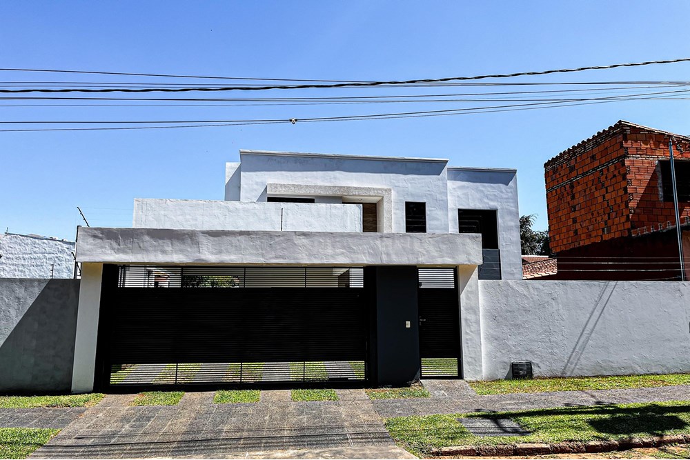 Casa en venta en Primer Barrio, Luque — foto 2