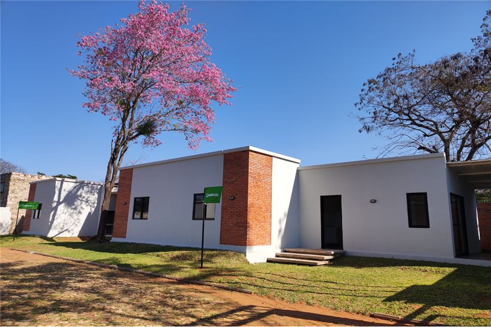 Te presentamos esta hermosa casa dúplex, perfecta para comenzar una nueva etapa con comodidad, seguridad y mucho estilo. — foto 2