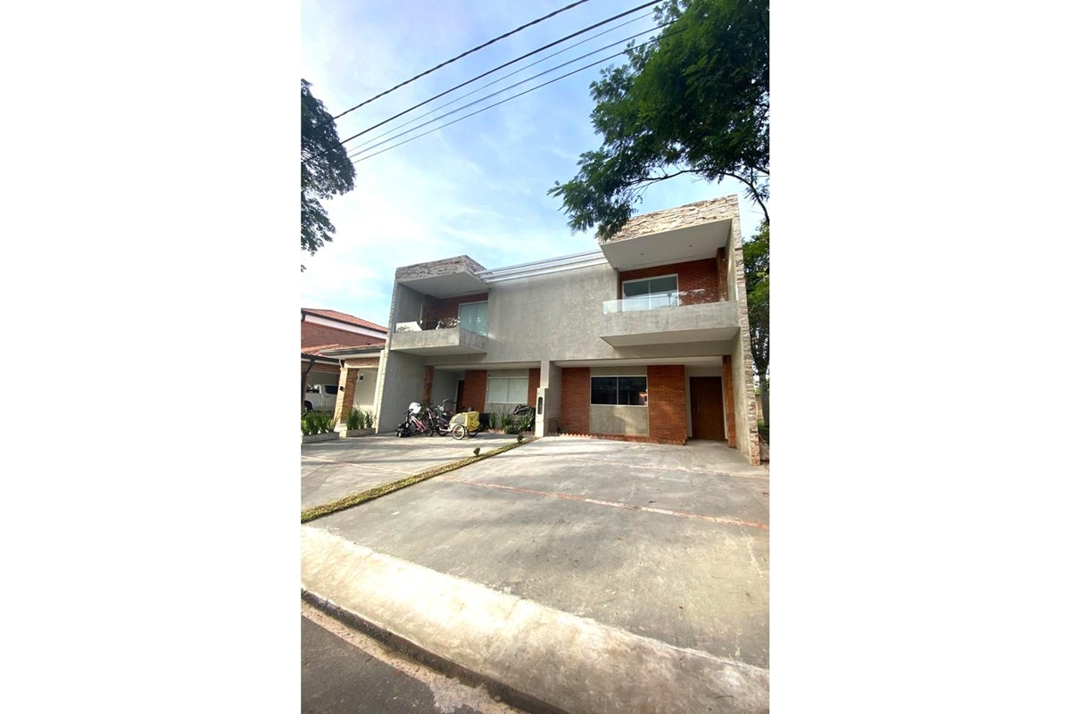 Casa en venta en Mariano Roque Alonso — foto 2