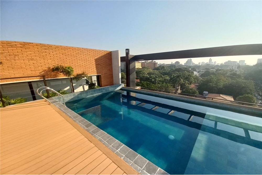 EN VENTA, AMPLIO Y LUMINOSO MONOAMBIENTE EN EL BARRIO LAS MERCEDES. — foto 2