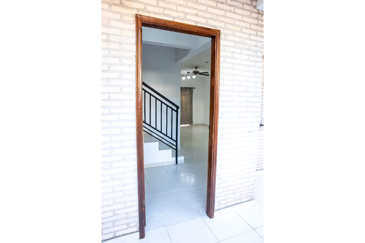 Vendo duplex moderno con patio en Lambaré - Condominio Econatura 5- Bo. Mbachio I, zona residencial. — foto 3