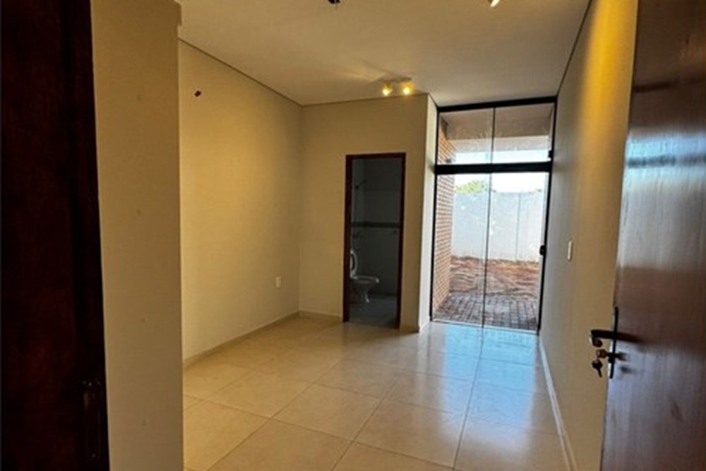 Edificio en venta en Caaguazu, Ñemby — foto 3