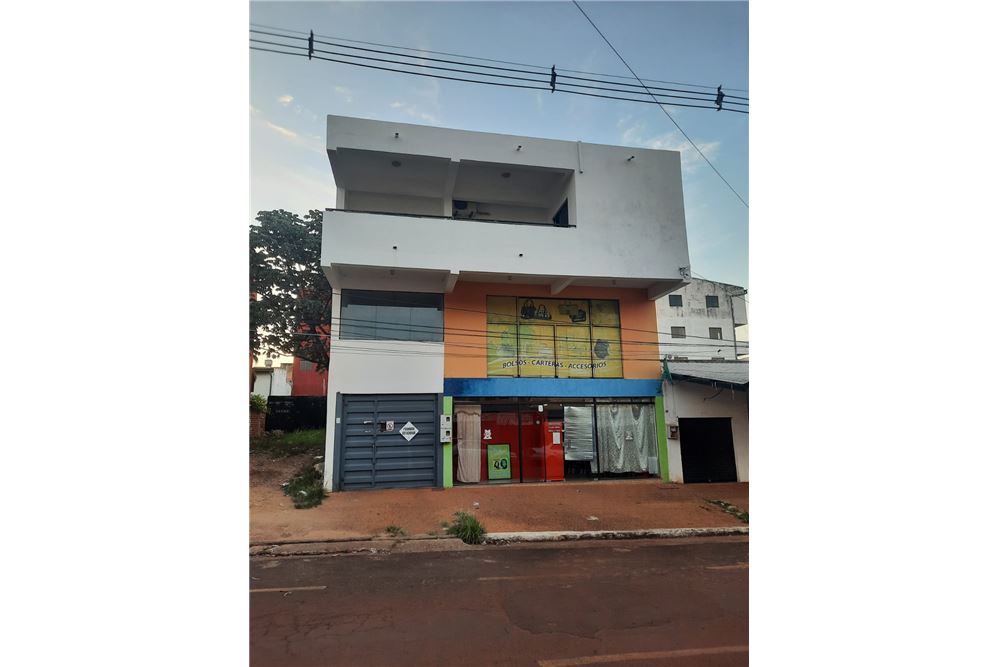 Amplio edificio con local comercial — foto 2