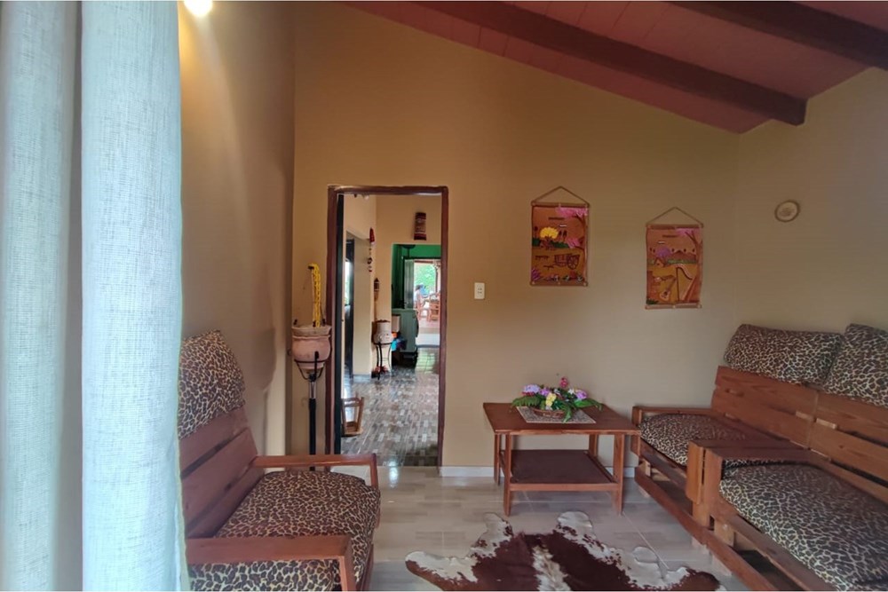 Venta de Casa Quinta en la localidad de Isla Guazú, ubicada en Arroyos y Esteros, Cordillera. La conectividad con otras  — foto 3
