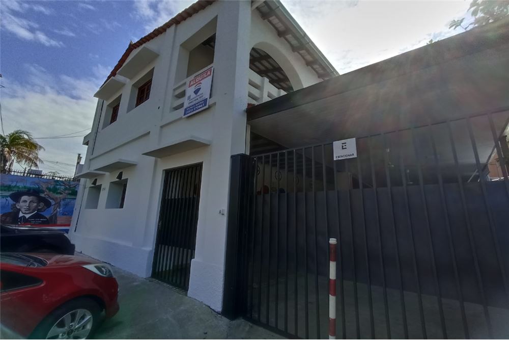 Esta versátil propiedad comercial se encuentra en una ubicación privilegiada en el centro de Asunción, en el barrio Gral — foto 3