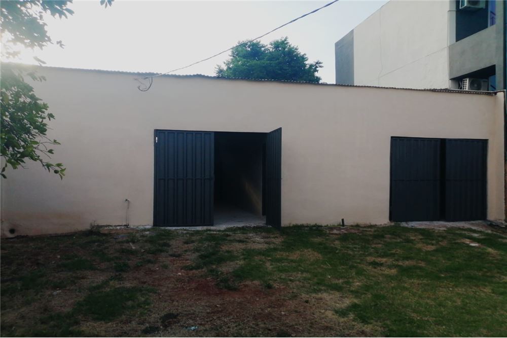 La casa se encuentra en el Barrio San Pedro a 1 cuadra de la Avda. Matiauda . A 6 cuadras del Supermercado La Familia. L — foto 3