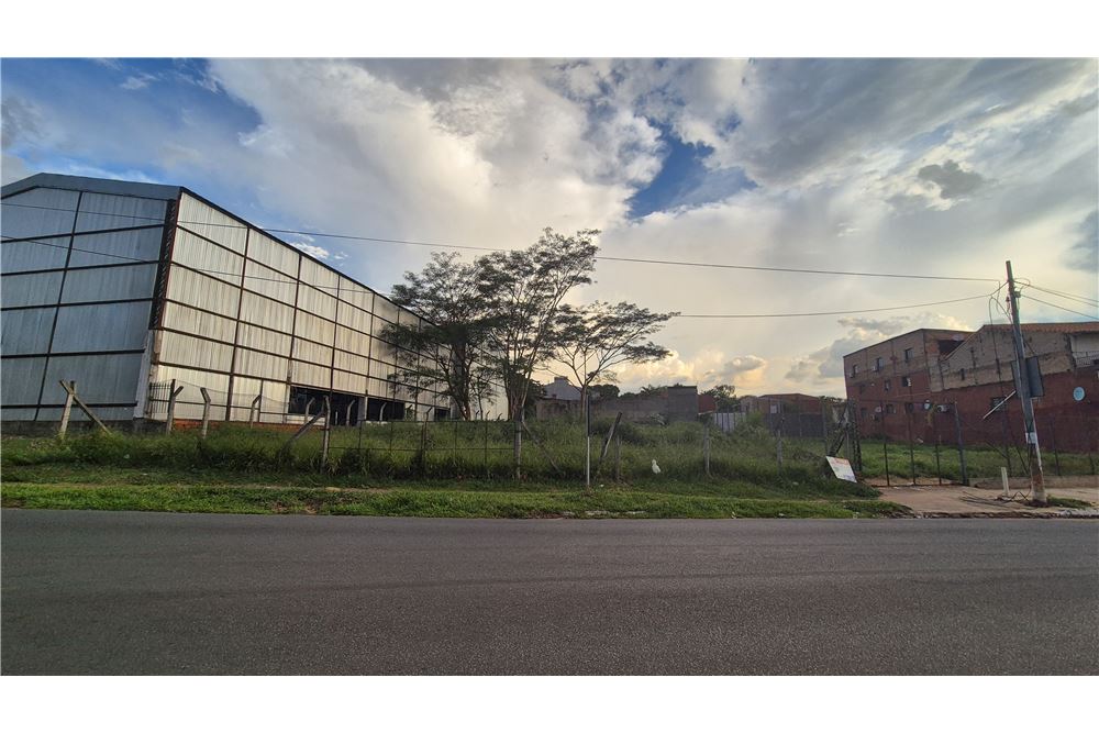 Terreno en venta en Fernando de la Mora — foto 3