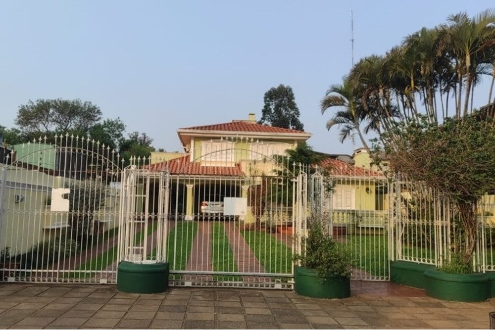 Hermosa residencia ubicada en el barrio San Roque de Encarnación — foto 3