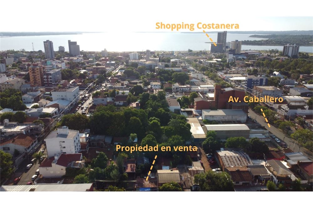 El Terreno está ubicado entre Avda. caballero y sobre Carlos Antonio López excelente ubicación para todo tipo de emprend — foto 2