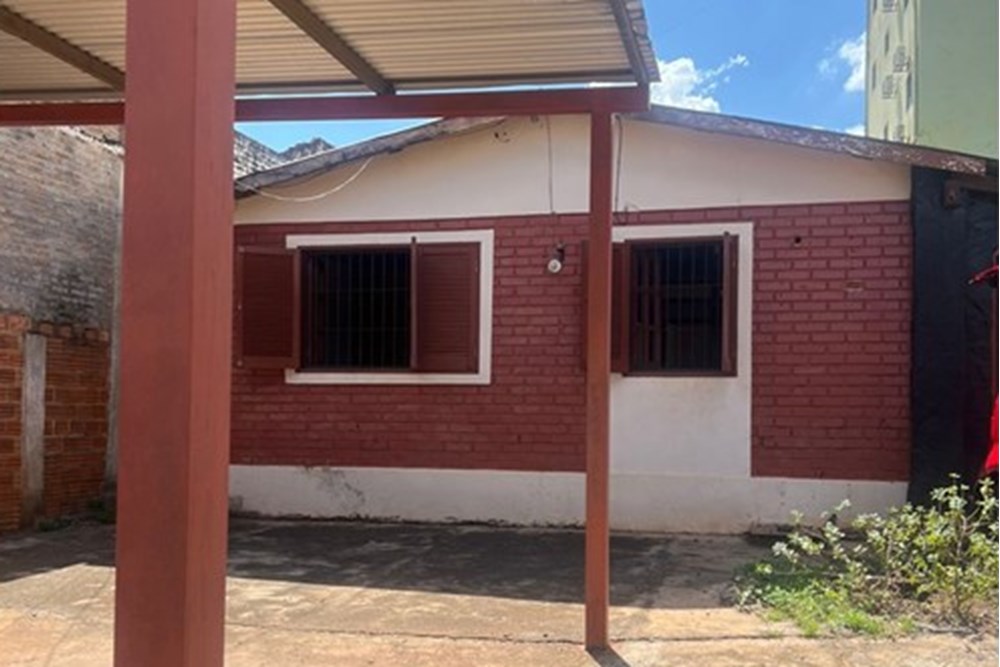 ¡Bienvenidos a su nuevo hogar en San Isidro, Ciudad del Este! Esta impresionante casa en venta es una joya residencial q — foto 2