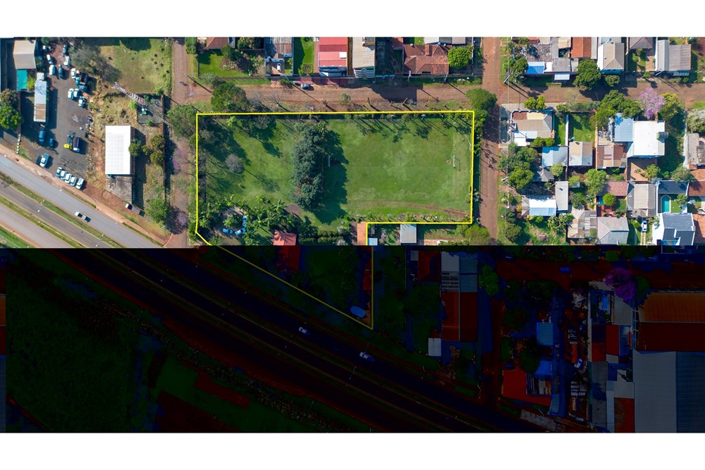 Gracias a su amplio frente y proporciones versátiles, el terreno es ideal para la construcción de viviendas, locales com — foto 2