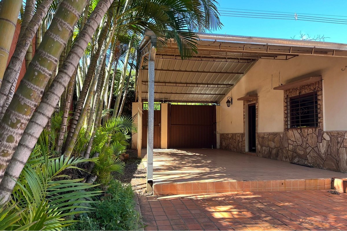 ✨ Vendo casa en Luque ubicada en una zona privilegiada, en área céntrica. 🏡 — foto 3