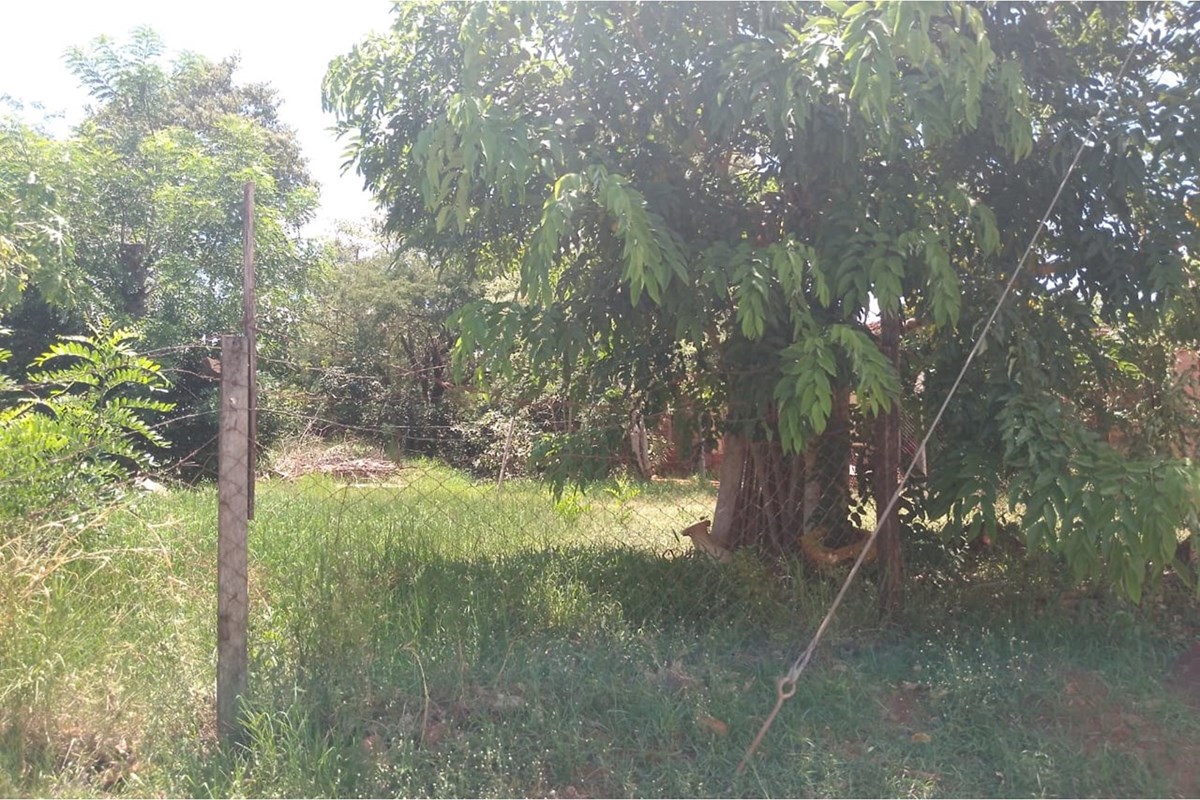 ¡Excelente oportunidad de inversión en Encarnación! Descubrí este terreno residencial sin construir, ubicado estratégica — foto 2