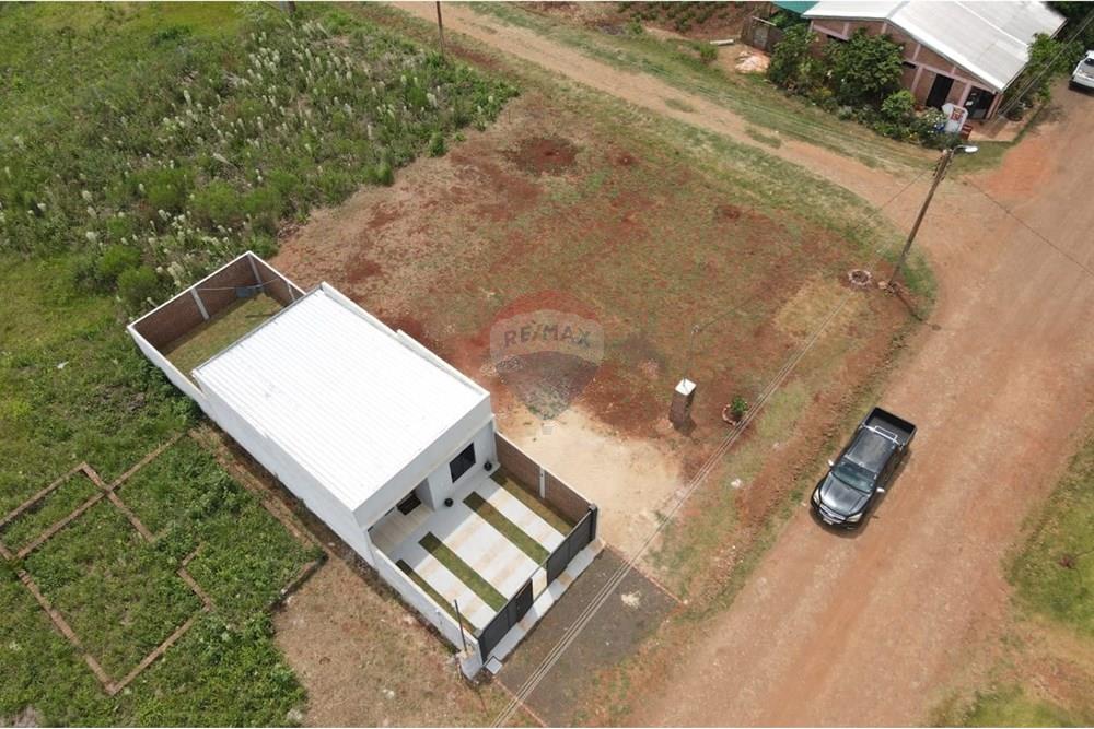 Casa — 2 dorm. — Capitán Miranda — 3/5