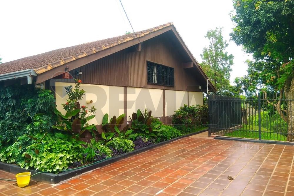Casa — 3 dorm. — Mariscal López — 1/5