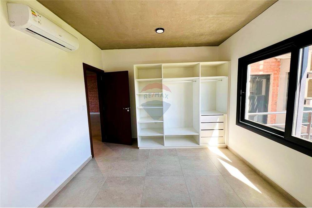 Departamento — 2 dorm. — Encarnación — 5/5