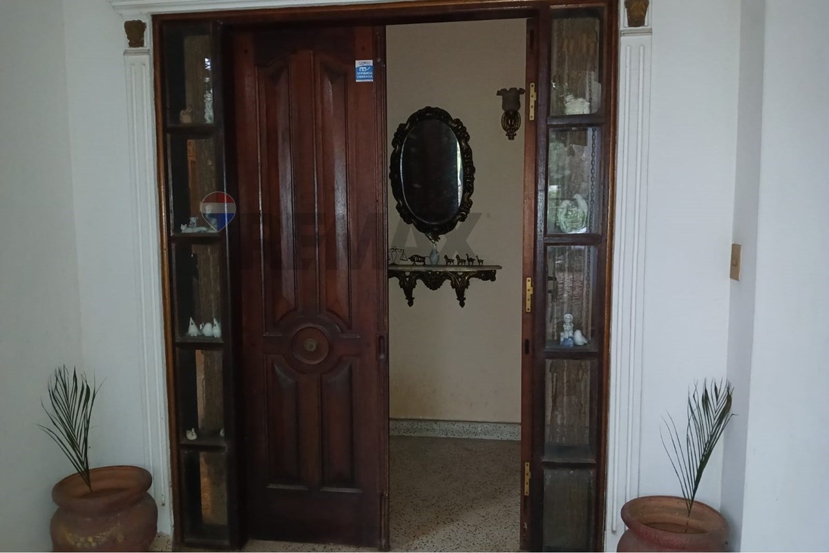 Casa — 8 dorm. — Felicidad — 4/5