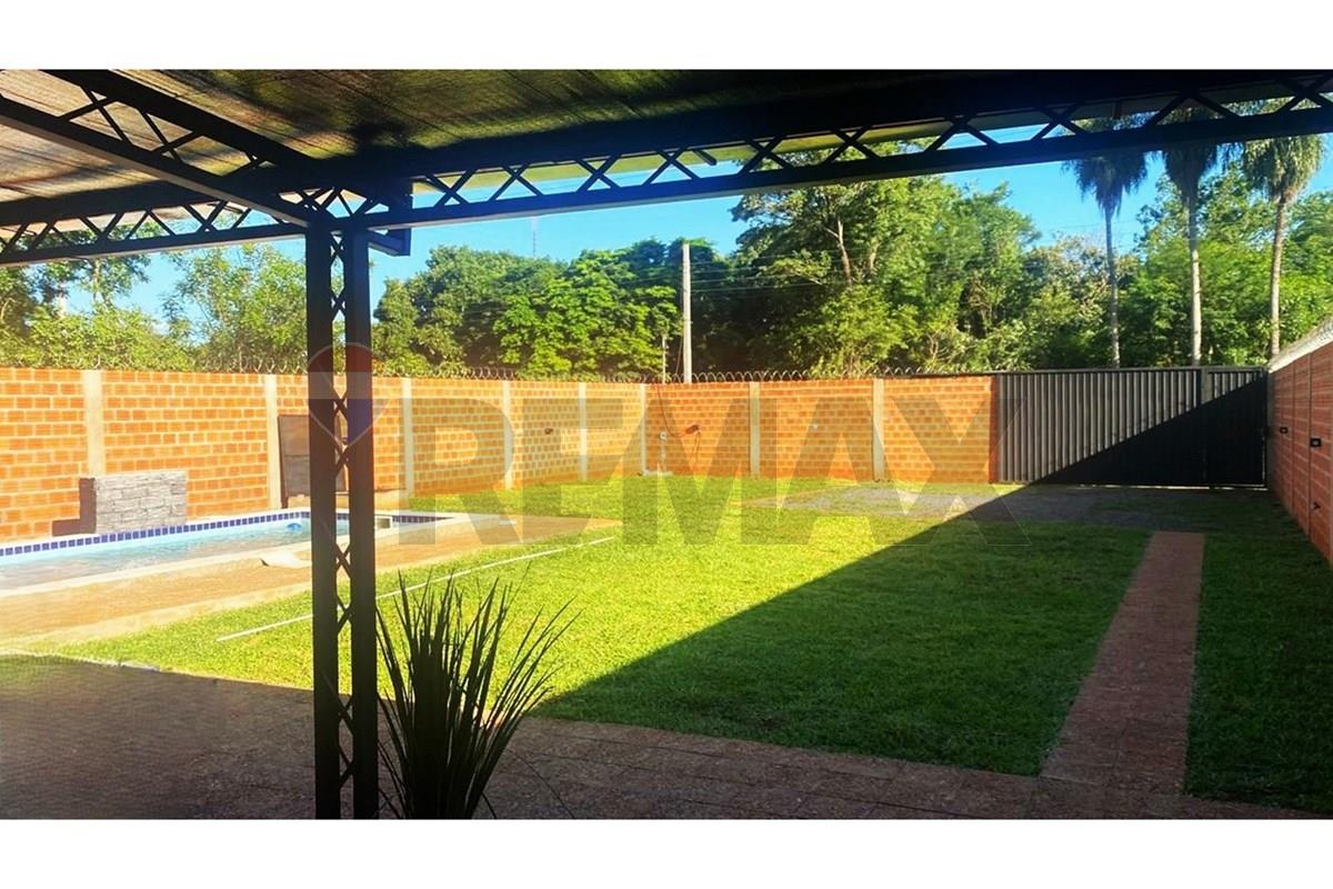 Casa — 1 dorm. — Itauguá — 3/5