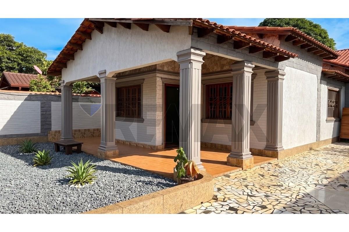 Casa — 4 dorm. — Hernandarias — 1/5