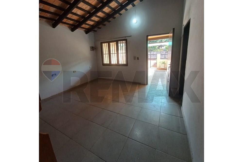 Casa — 4 dorm. — Ñemby — 2/5