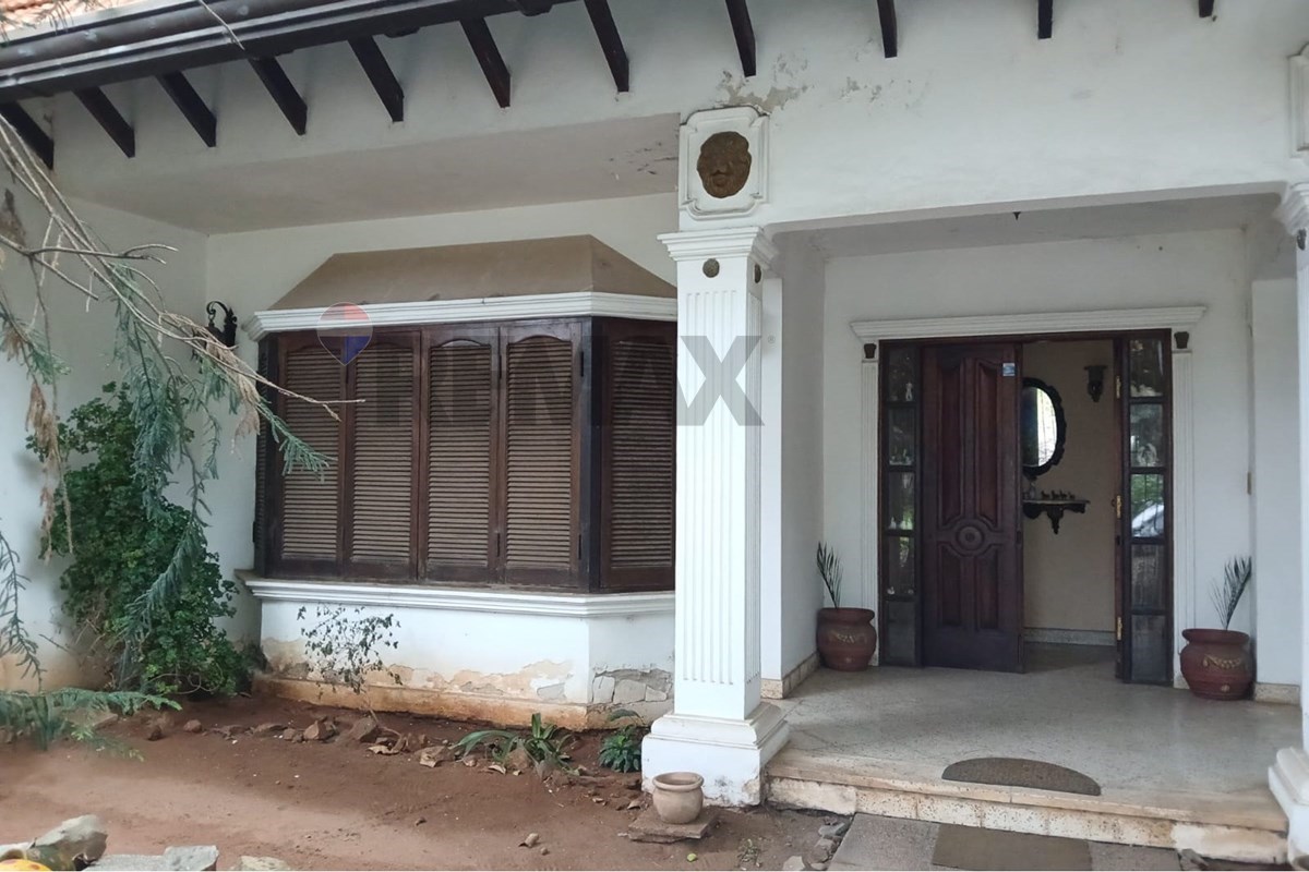 Casa — 8 dorm. — Felicidad — 2/5