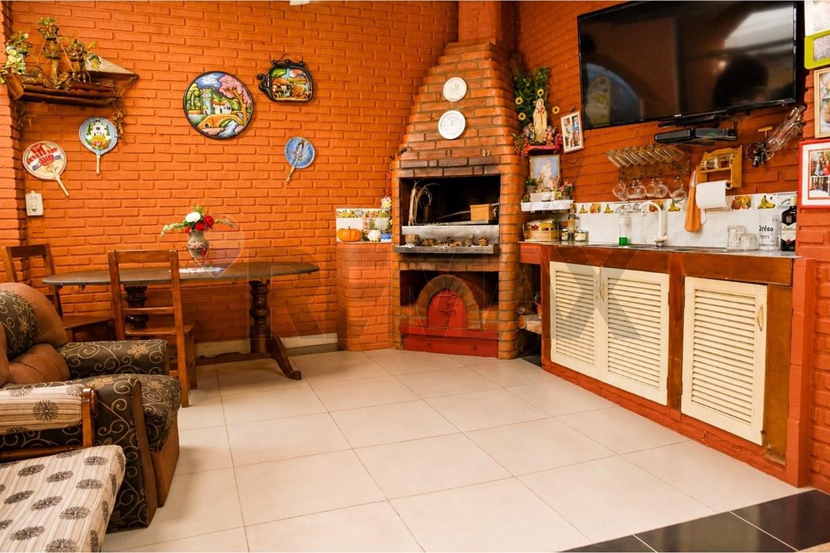 Casa — 3 dorm. — La Concordia Monseñor Bogarín — 4/5