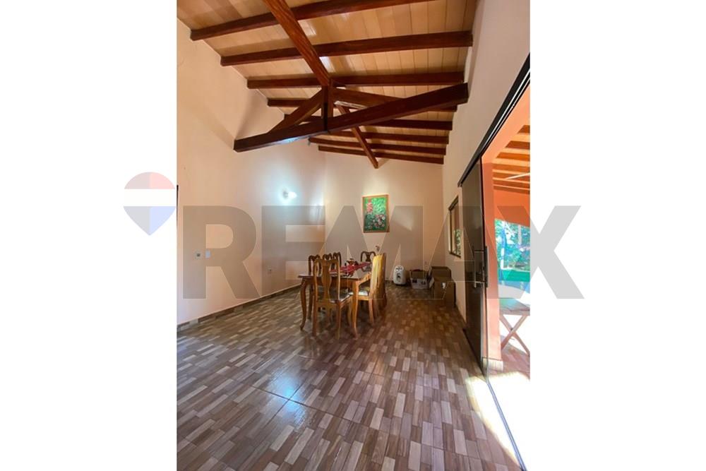 Casa — 7 dorm. — Caaguazú — 2/5