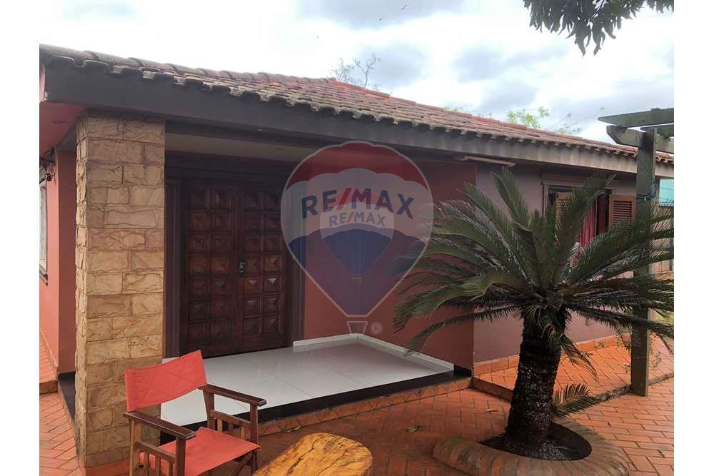 Casa — 4 dorm. — Caacupemi — 3/5