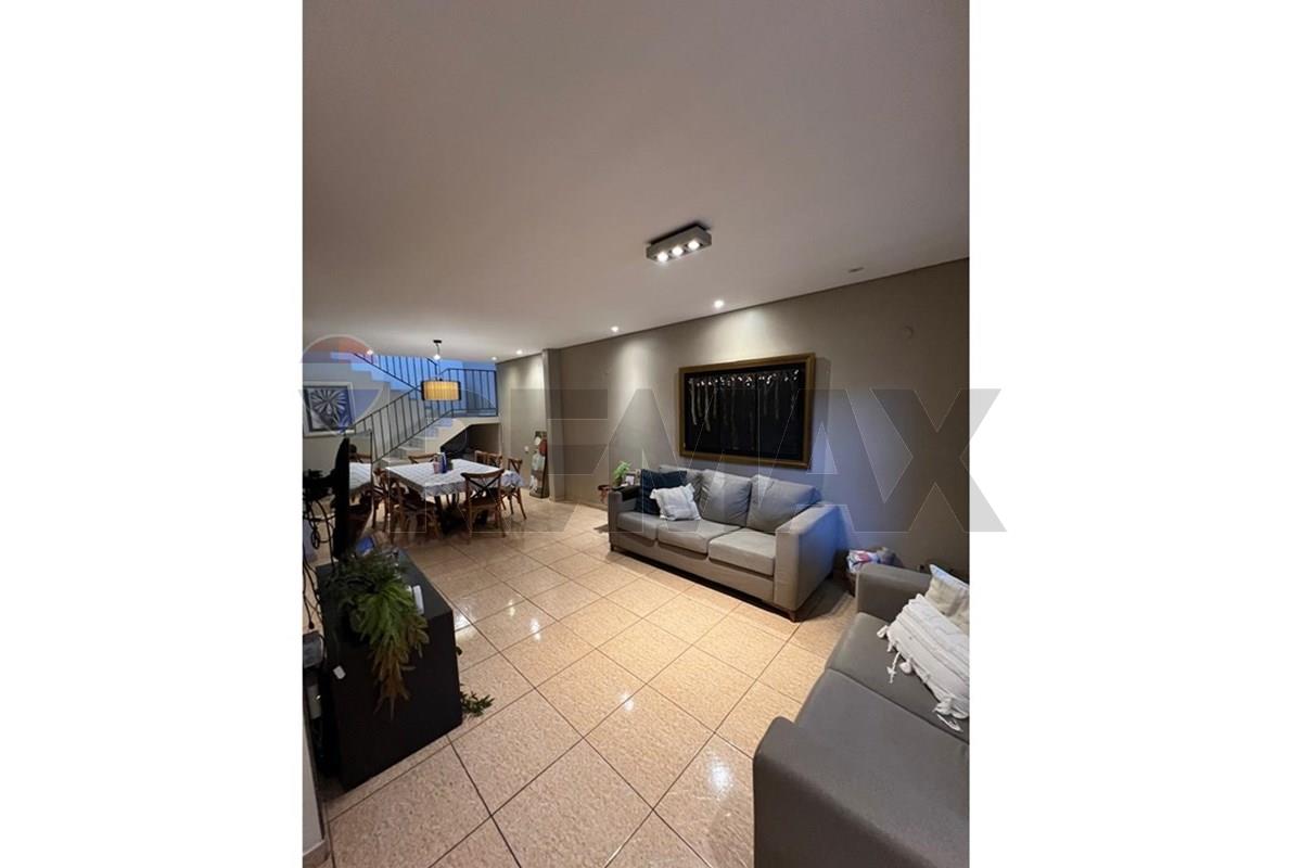 Casa — 4 dorm. — Loma Merlo — 5/5