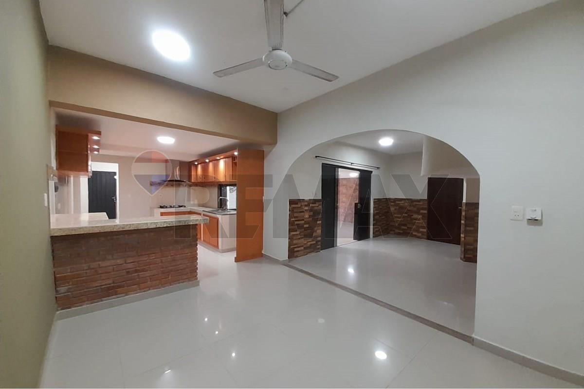 Casa — 3 dorm. — Santo Domingo — 4/5