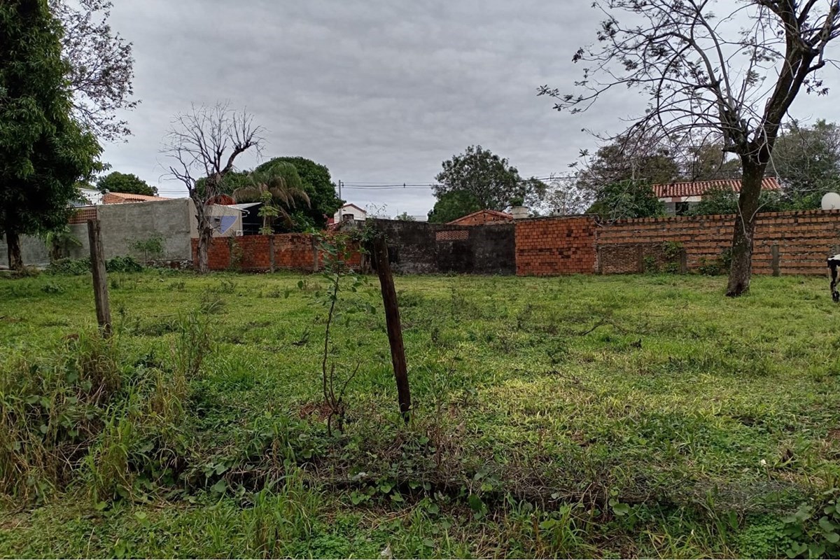 Terreno — Caacupemí — 1/3