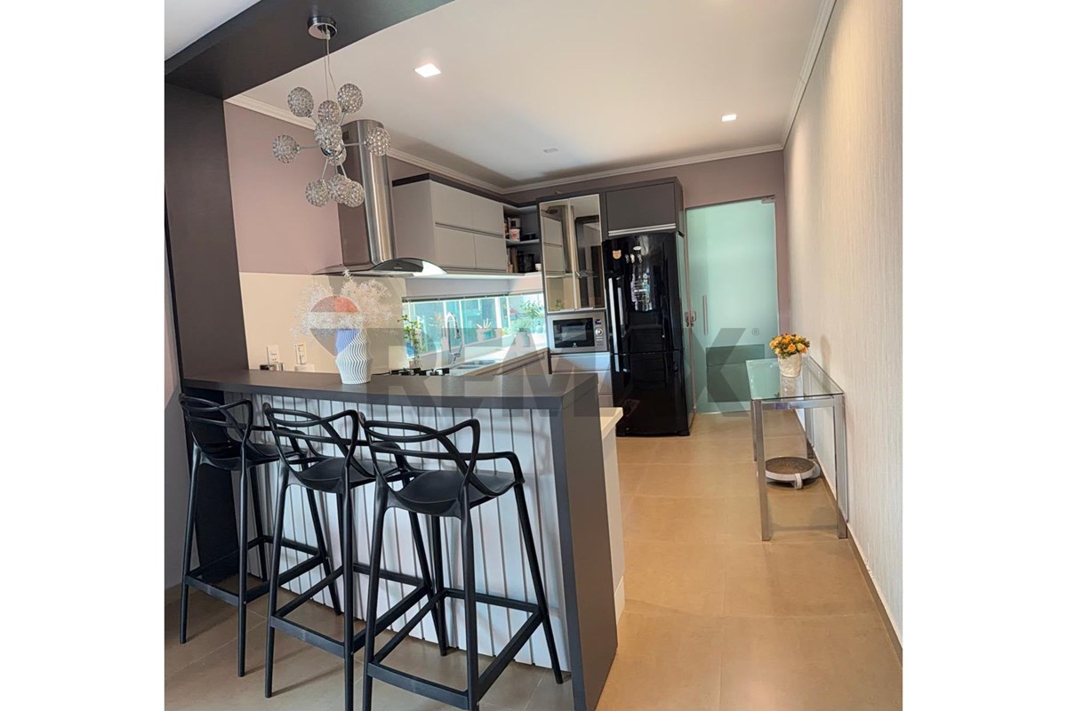 Casa — 4 dorm. — Trigal 3 — 3/5