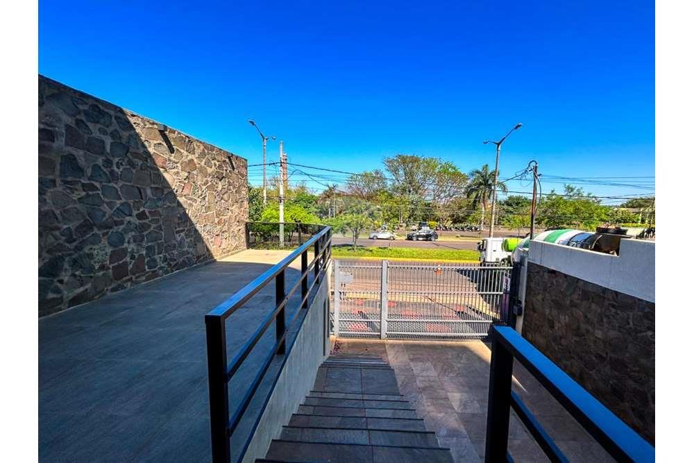 Casa — 7 dorm. — Encarnación — 3/5