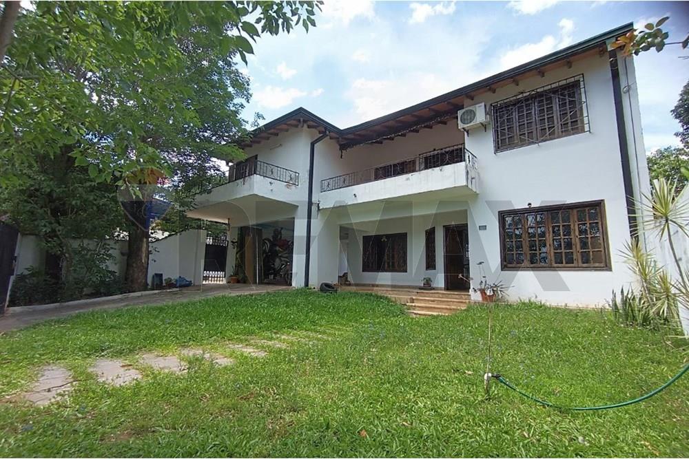 Casa — 5 dorm. — Fernando De La Mora — 1/5