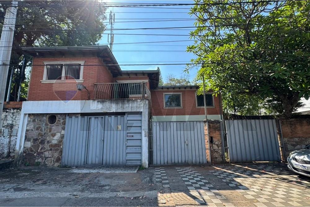 Casa sobre Avda. Félix Bogado, foto 2