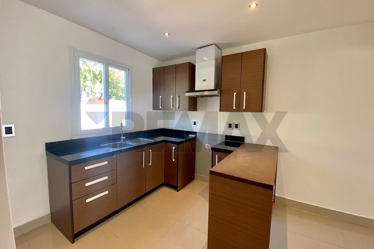 Casa — 2 dorm. — Cuarto Barrio — 3/5