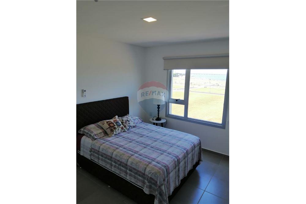 Departamento — 1 dorm. — Encarnación — 5/5