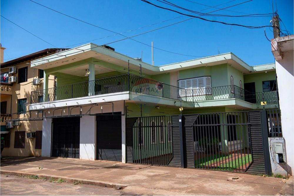 Casa — 5 dorm. — Ciudad Del Este — 2/5