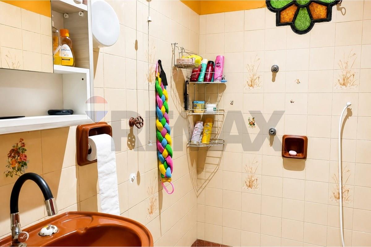 Casa — 3 dorm. — La Concordia Monseñor Bogarín — 5/5
