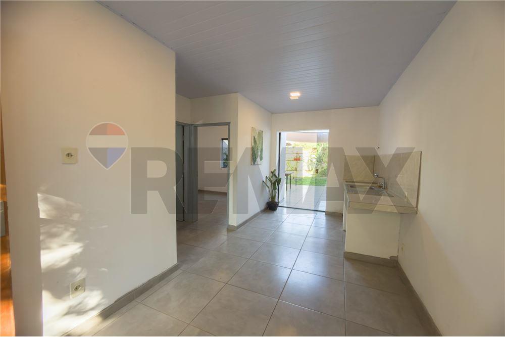 Ubicado a tan solo 200 metros de la Av. Luque–San Bernardino, en una zona tranquila y rodeada de naturaleza, este chalet — foto 2