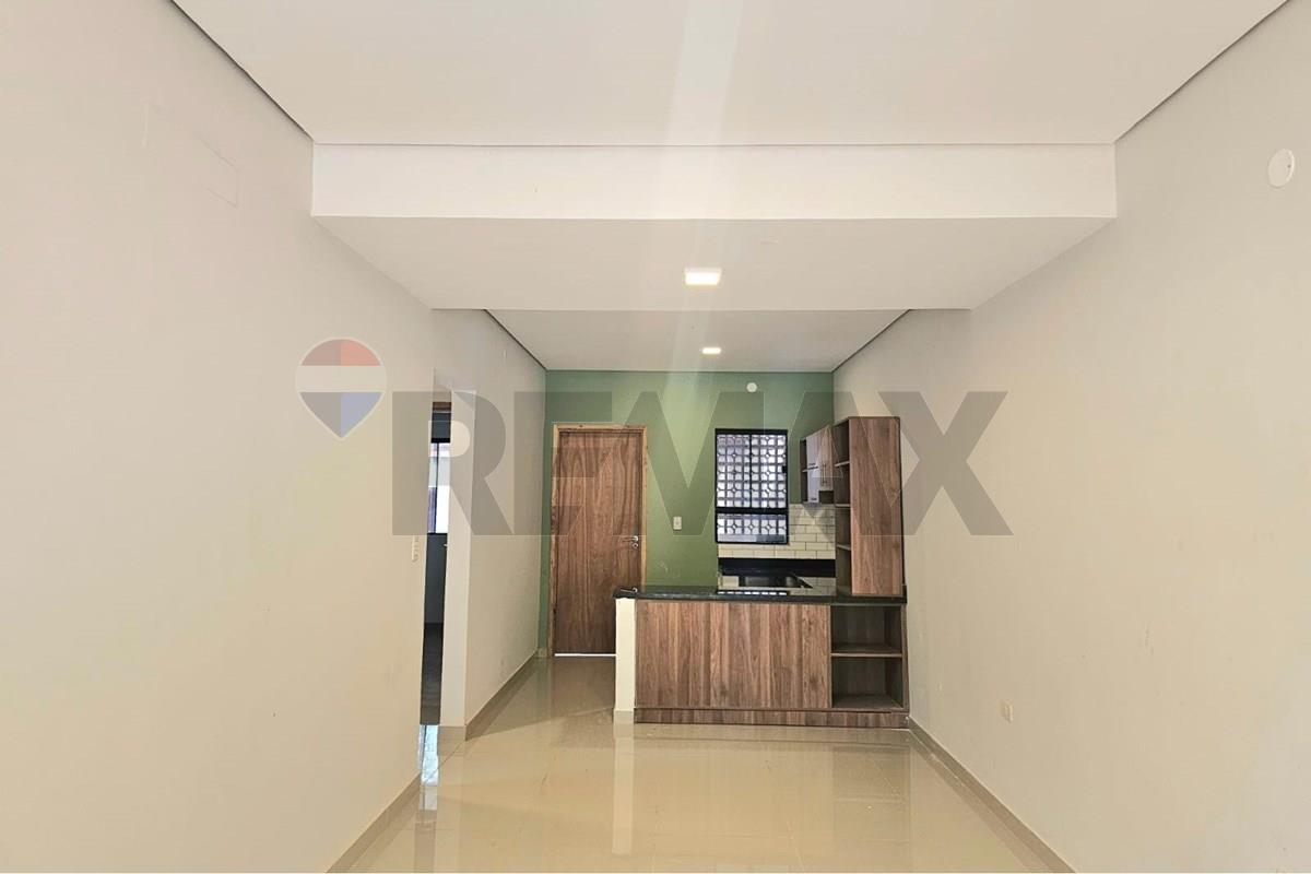 Duplex — 2 dorm. — Luque — 4/5