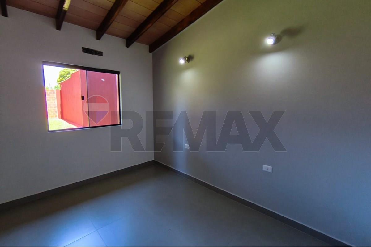Casa — 3 dorm. — Julián Augusto Saldivar — 5/5