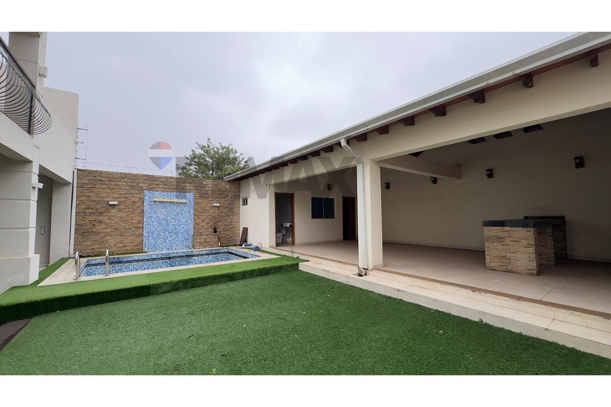Casa — 4 dorm. — Miraflores — 3/5