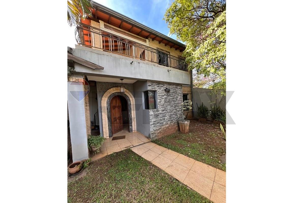 Casa — 4 dorm. — Loma Merlo — 2/5