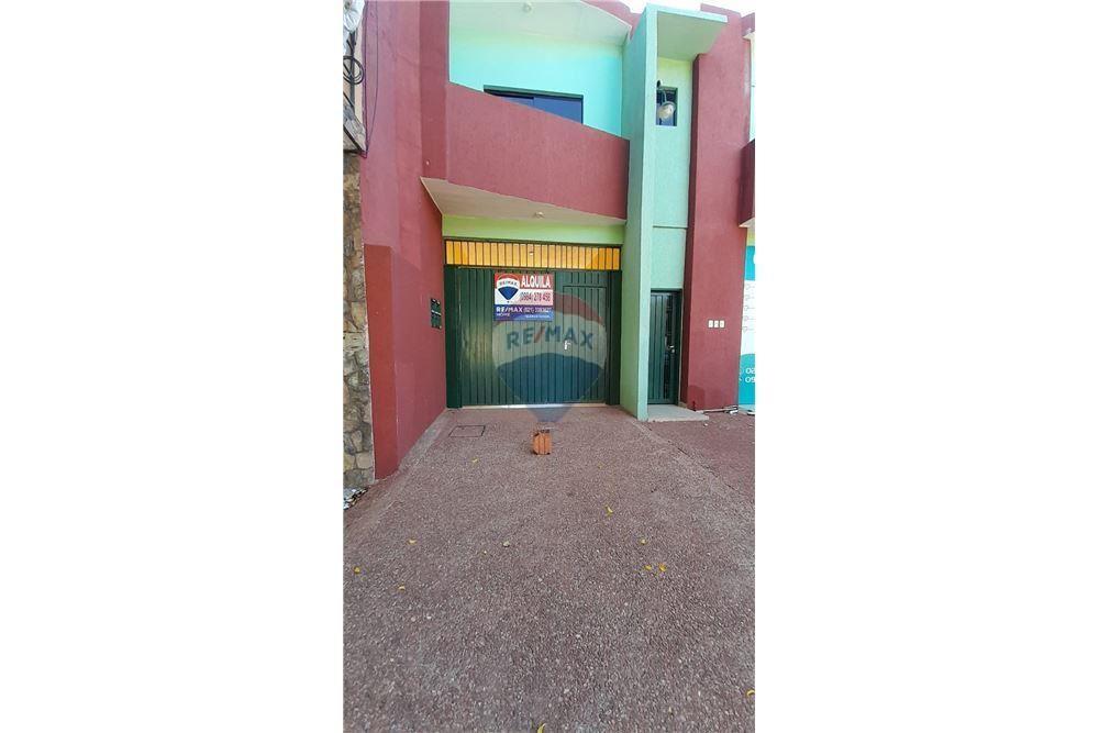 Casa — 2 dorm. — Luque — 2/5