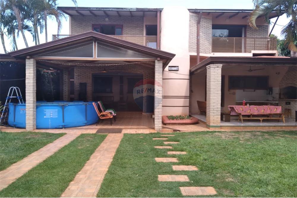 Casa — 4 dorm. — Hernandarias — 1/5
