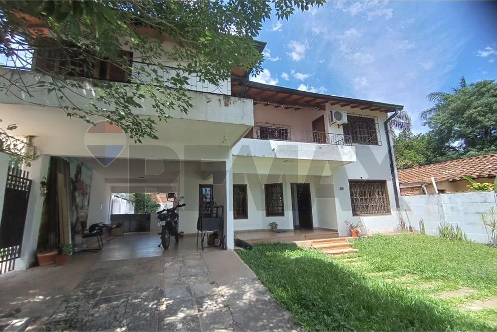 Casa — 5 dorm. — Fernando De La Mora — 2/5