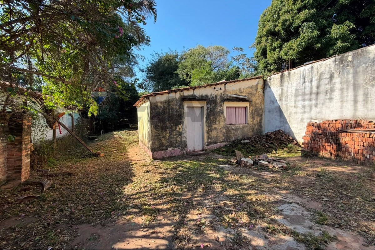 Terreno — Fernando De La Mora — 3/5