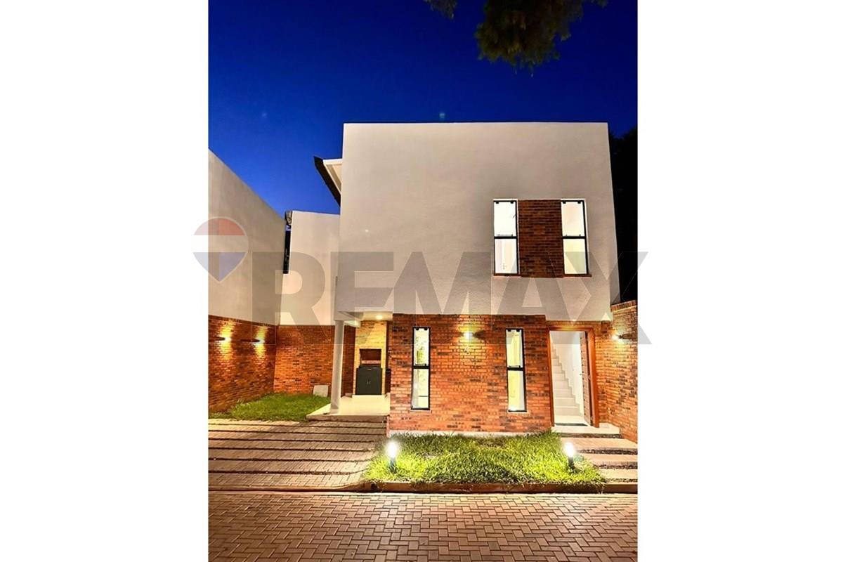 Duplex — 2 dorm. — Luque — 1/5